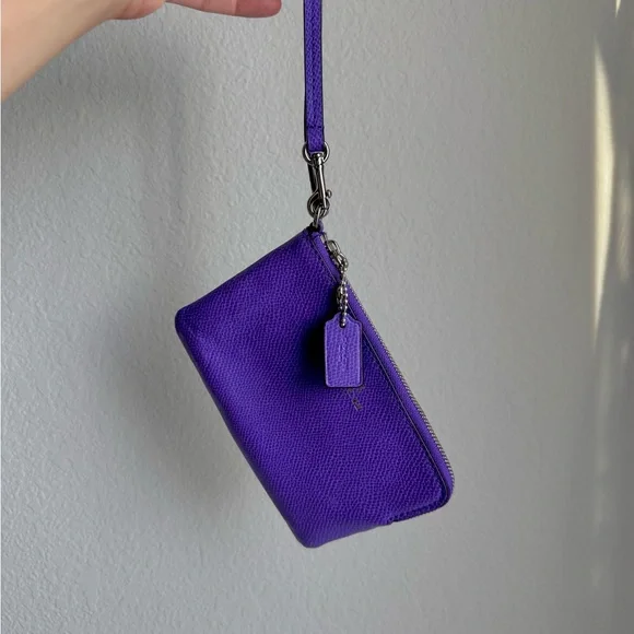 Coach Vibrant Purple Wristlet - Picture 4 of 4